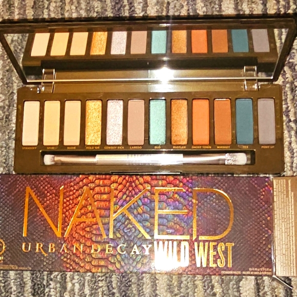Urban Decay Wild West Naked Eyeshadow Palette - Picture 2 of 2